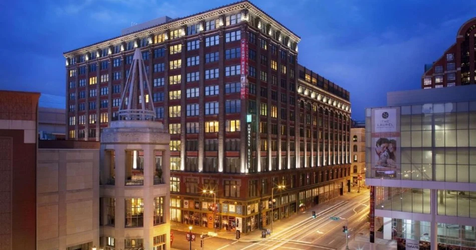 Best Places to Stay Near Busch Stadium, St. Louis: Top Hotels for Game Day and Beyond
