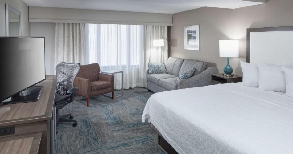 Hotels Within Walking Distance to Busch Stadium, St. Louis: Stay Close to the Game