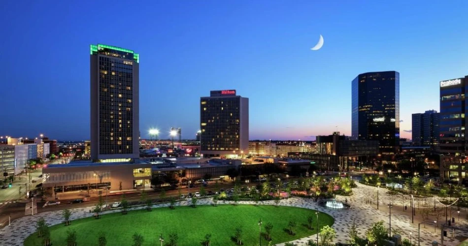 Top Hotels Near Busch Stadium, St. Louis: Where to Stay for a Game Day Experience