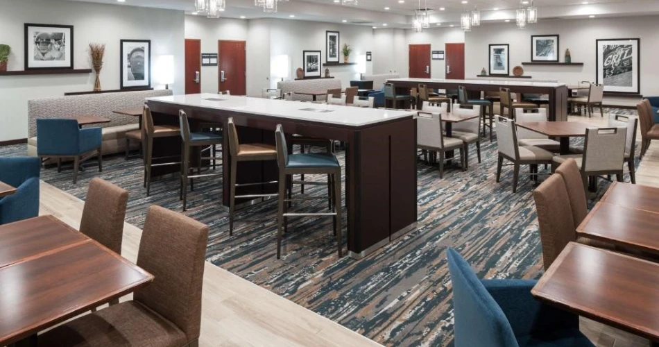 Top Hotels Near Busch Stadium, St. Louis: Where to Stay for a Game Day Experience