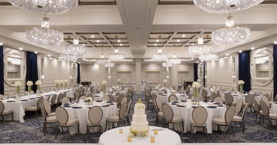 Top Hotels Near Busch Stadium, St. Louis: Where to Stay for a Game Day Experience